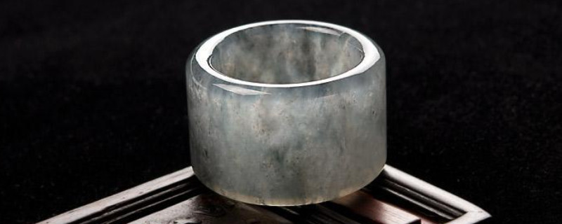 乌鸡种是不是翡翠