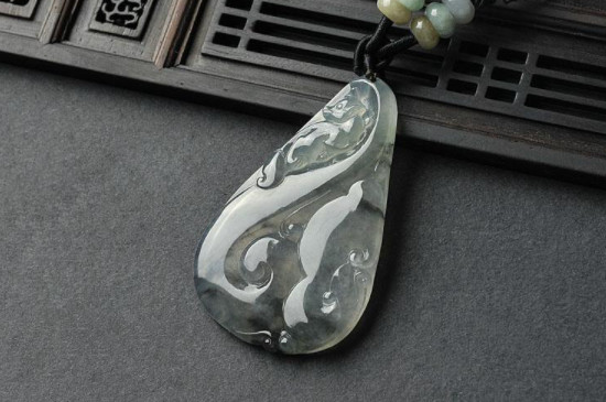 乌鸡种是不是翡翠