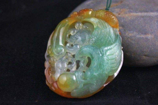 翡翠危料与翡翠区别
