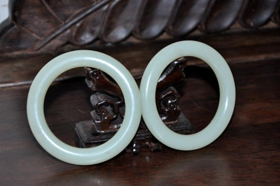 怎么看玉手镯的品质