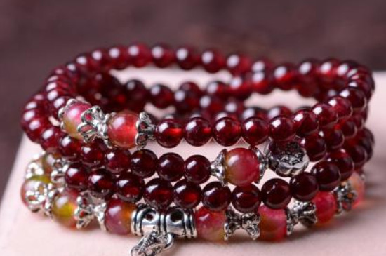 石榴石的功效与作用与佩戴方法