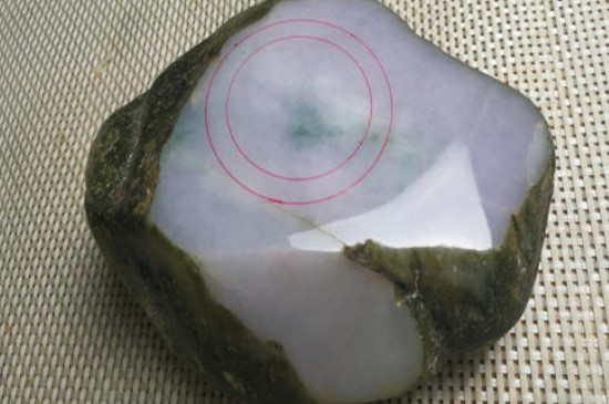 翡翠原石扒皮是什么意思