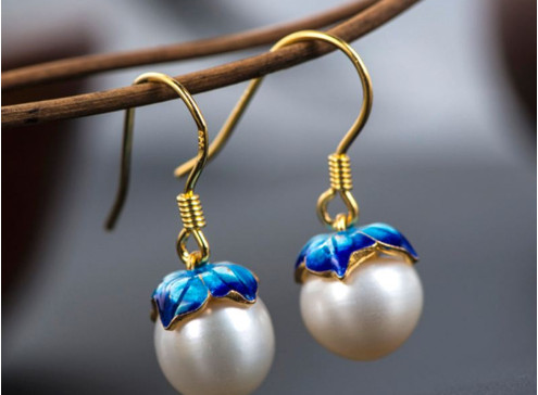 珍珠可以和黄金串在一起吗