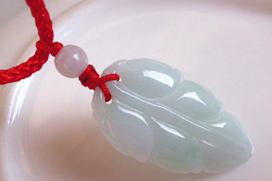 翡翠金枝玉叶男生可以戴吗