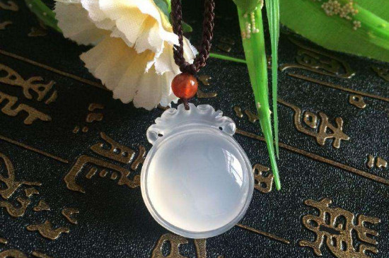 白玛瑙的寓意是什么