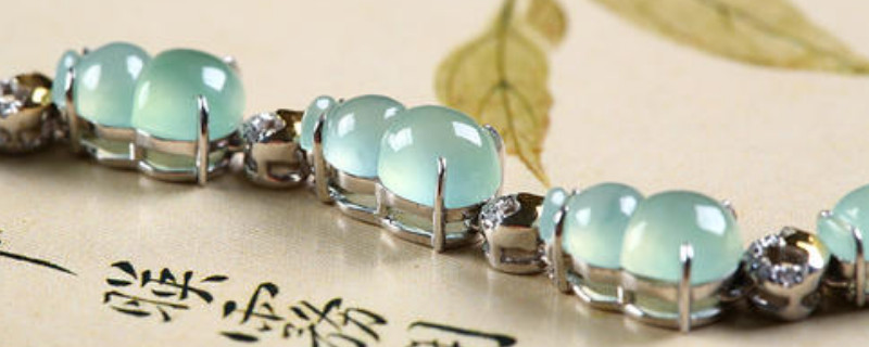 冰晴底翡翠是什么种