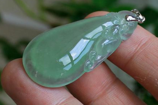 冰晴底翡翠是什么种