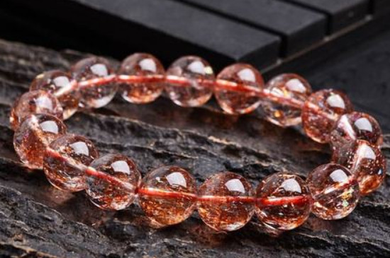 金草莓和草莓晶的区别