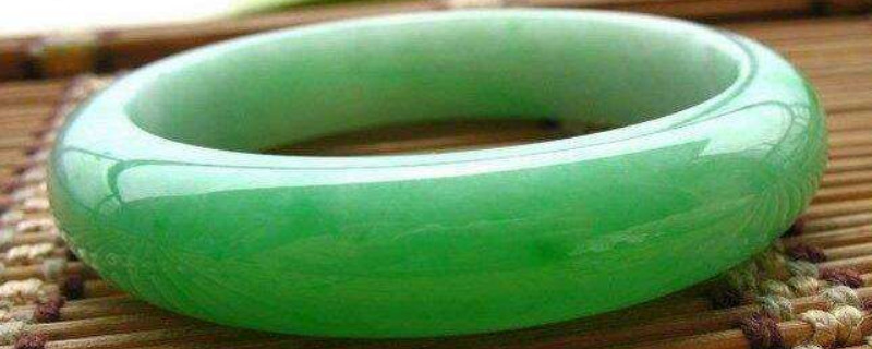 翡翠阳绿和辣绿的区别