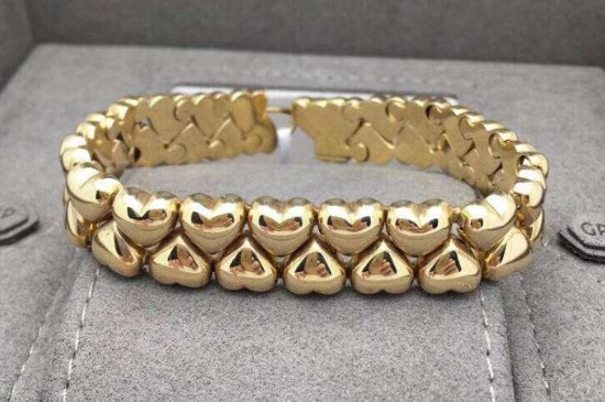 18cm戴手镯多大的