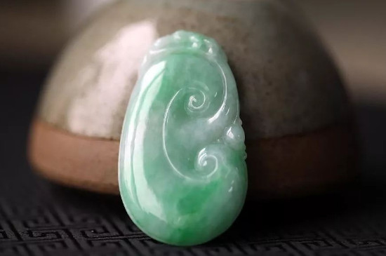 翡翠的鉴别方法