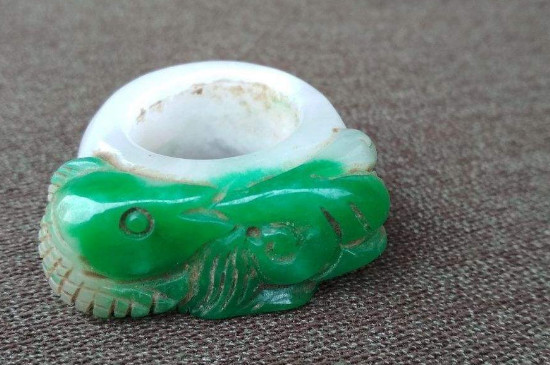 翡翠与玉哪个好