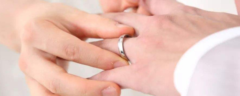 已婚男人戒指怎么戴才是正确