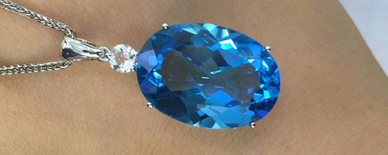 蓝色托帕石的寓意