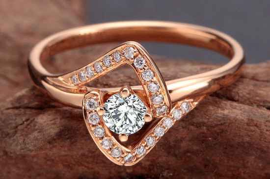 金au750钻石戒指是什么意思