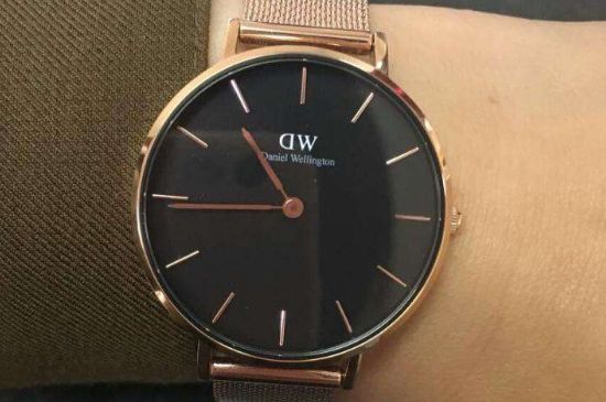 dw新款金属表带怎么扣