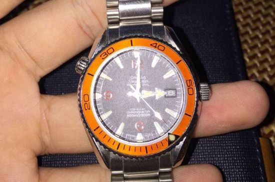 爱沃驰手表怎么鉴定真假