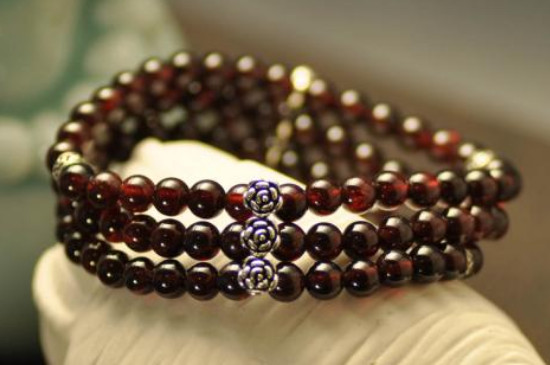 石榴手链有什么寓意