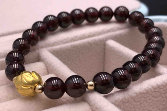 石榴石配黄金寓意