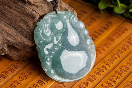 黄水晶可以和翡翠一起戴吗