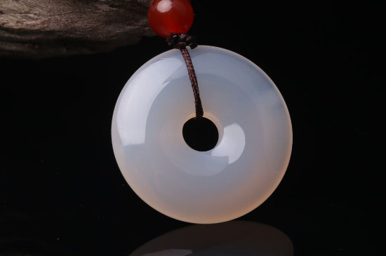 女生戴白玉髓的好处