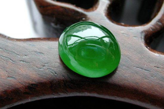 翡翠玉琥珀玛瑙区别