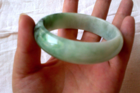 翡翠中的棉絮是什么