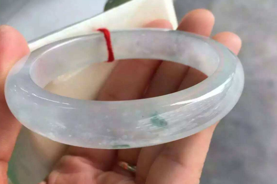 翡翠有纹是什么意思