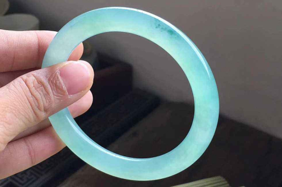 翡翠手镯怎样算种水好