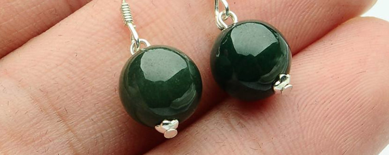 油青翡翠戴久了的变化