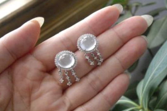 玻璃种翡翠怎么来的