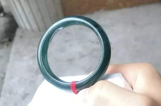 怎样区分危料和翡翠