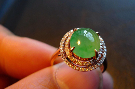 腾冲老料和缅甸翡翠的区别