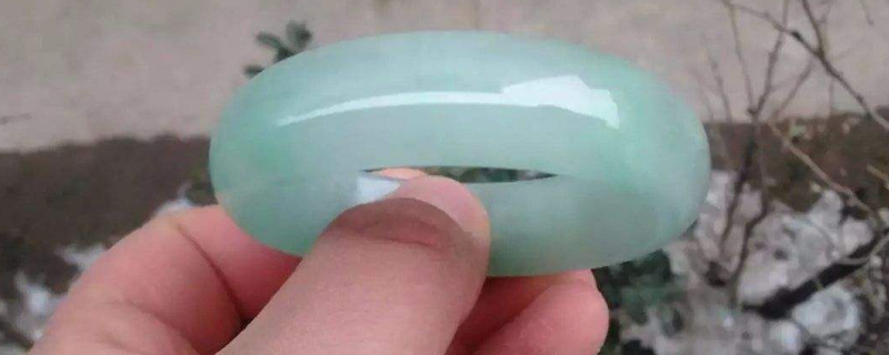 翡翠色线和裂纹的区别