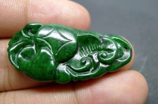 干青属于翡翠吗