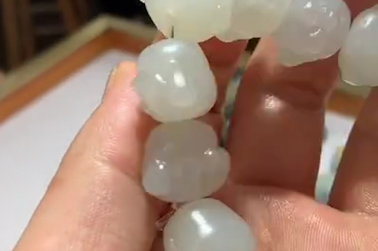 玉石和翡翠是一类吗