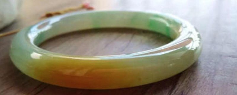 黄翡翠功效与作用黄翡手镯