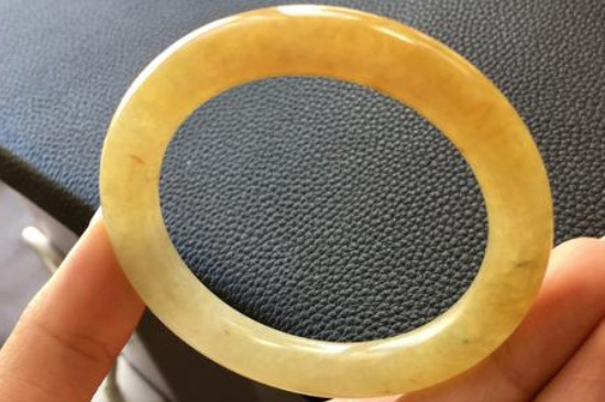 黄翡翠功效与作用黄翡手镯