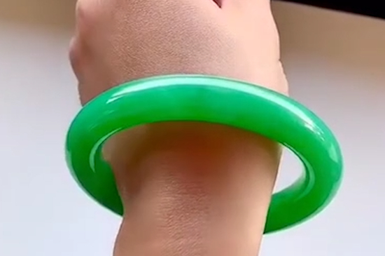 翡翠怎么保养会越来越亮