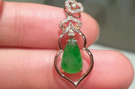 翡翠能放在热水里吗