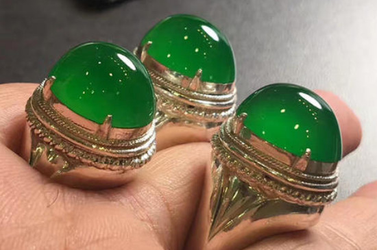 缅甸翡翠价格，价格一般在100～30000元左右