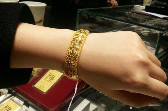 金手镯戴哪只手招财，左手佩戴招财聚财