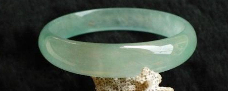 翡翠玻璃光泽是什么意思