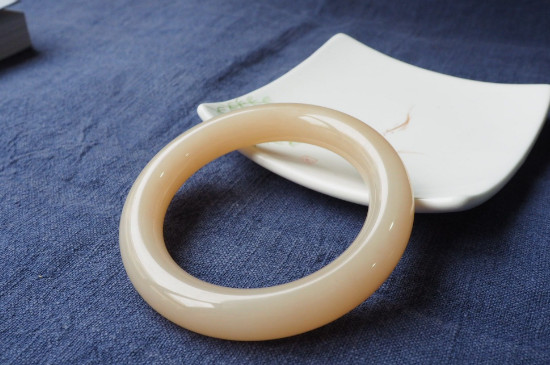 藕粉和田玉是什么料