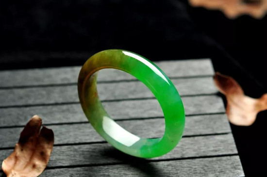 翡翠手镯如何鉴定