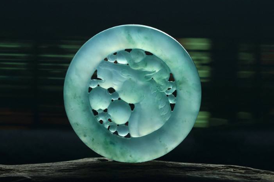 天然翡翠和a货翡翠有什么区别