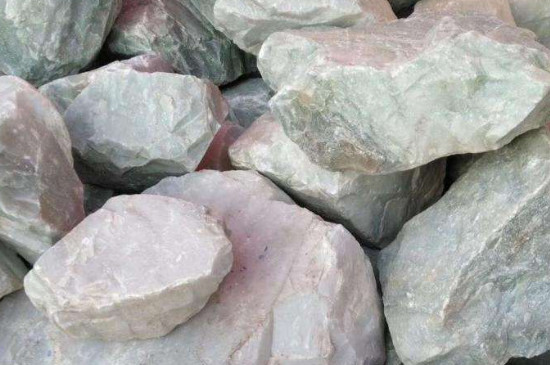 天山翠是玉还是翡翠