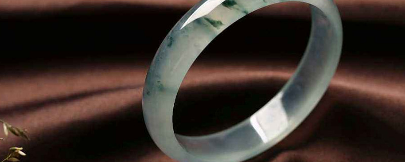 翡翠手镯的寓意和象征