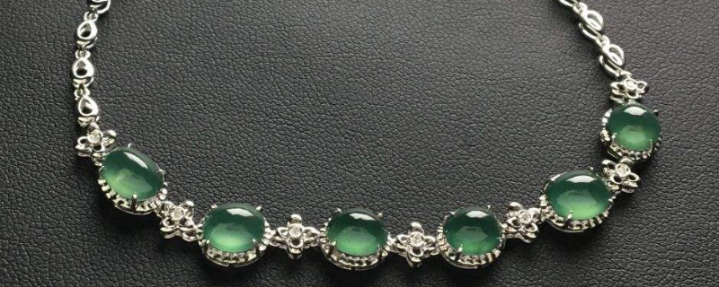 翡翠手串的保养方法