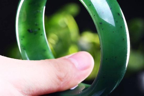 碧玉和翡翠有什么区别